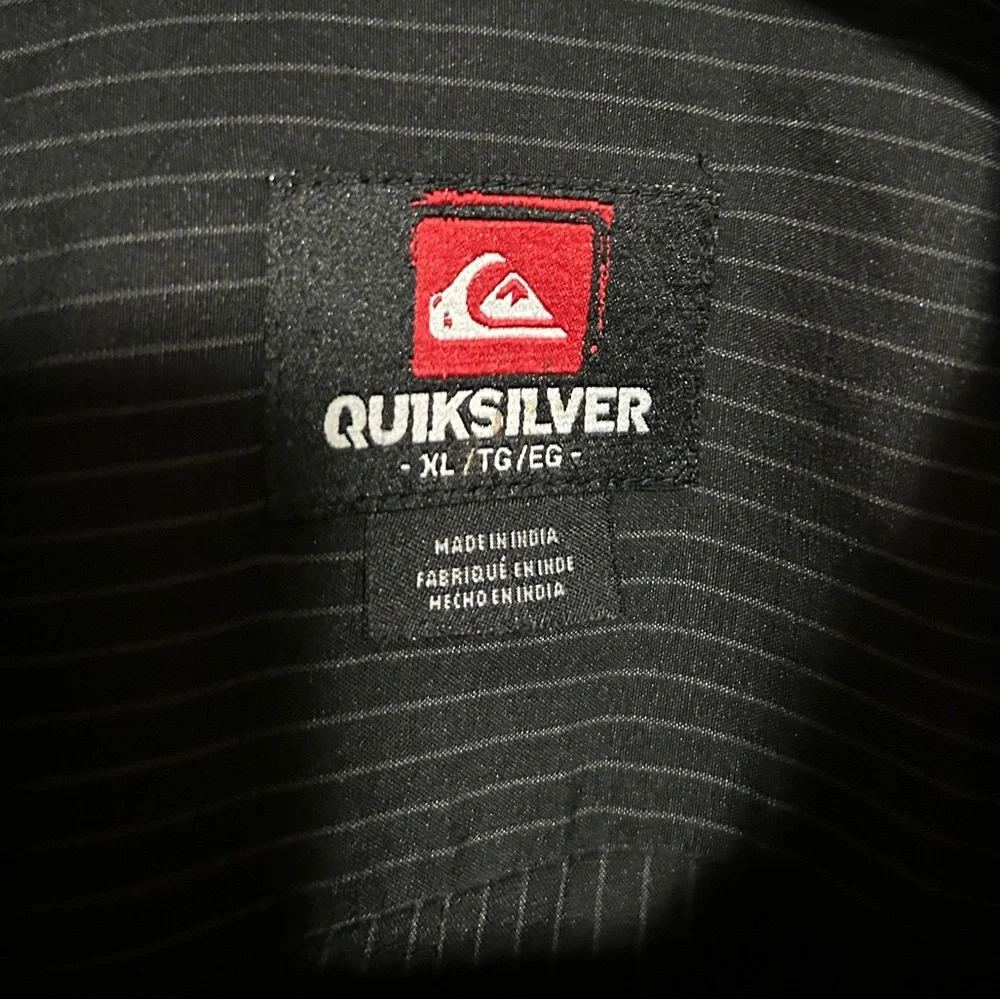 Quicksilver black collared button up short sleeve shirt sm pin stripes/size xl - Picture 5 of 6